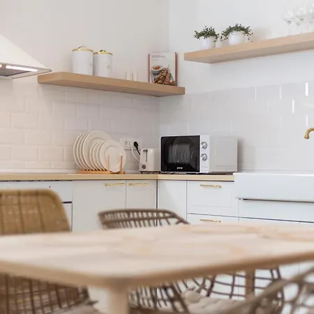 Sun And Sea Deluxe *