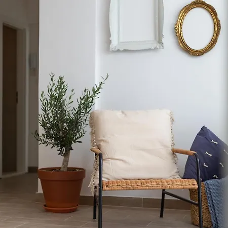 Sun And Sea Deluxe Apartment