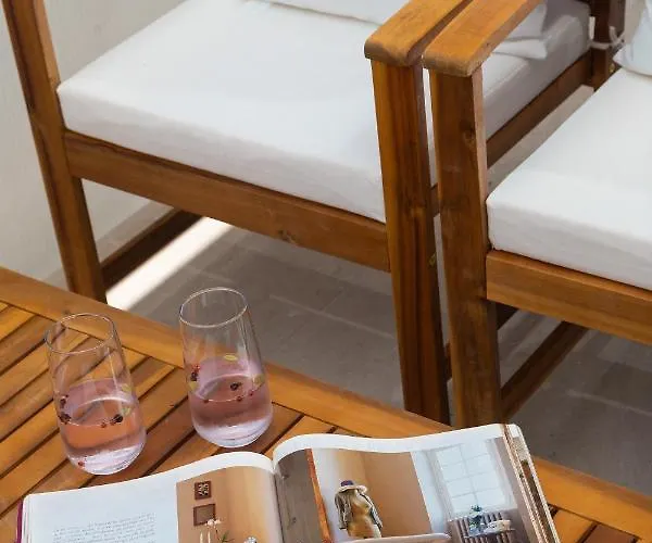 Sun And Sea Deluxe *